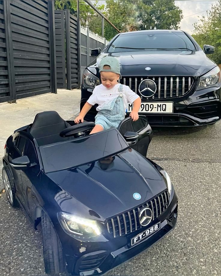 voiture électrique pour enfant : Mercedes AMG